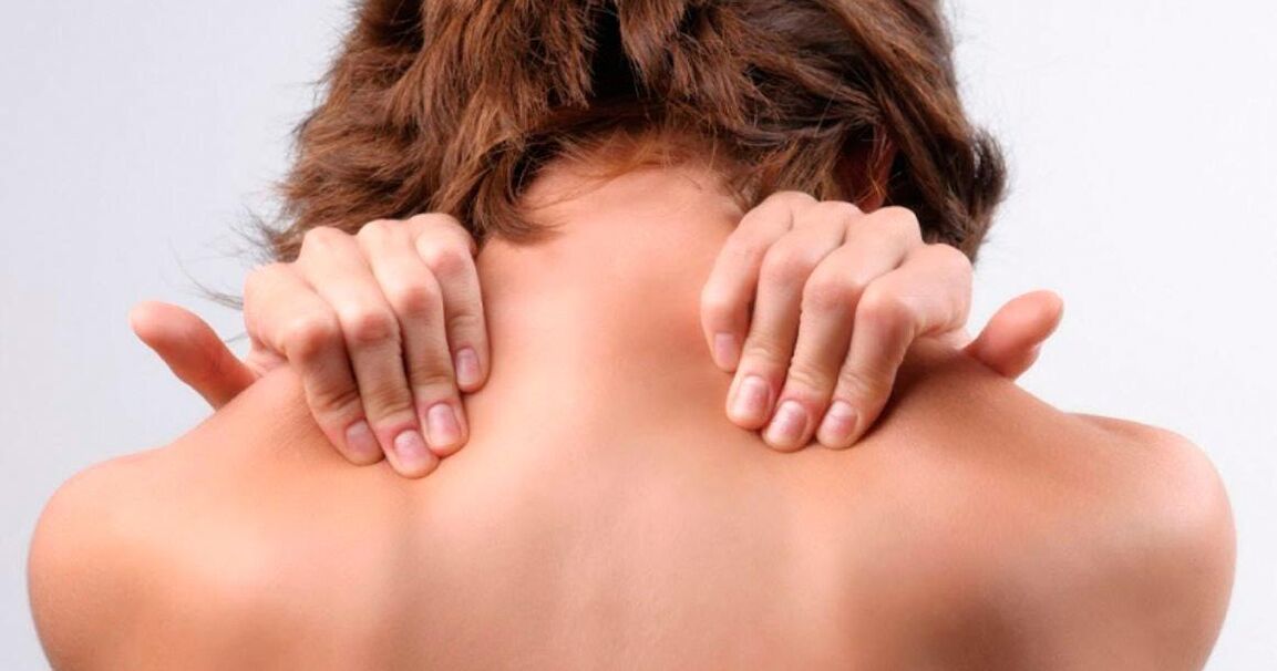 O pescozo con osteocondrose debe ser masaxe coas dúas mans e ao mesmo tempo cos ombreiros